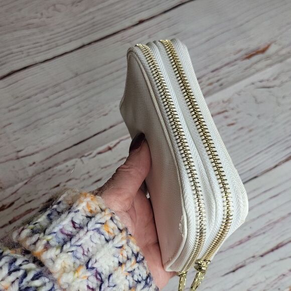 Adrienne Vittadini Small White Wallet - Picture 4 of 6